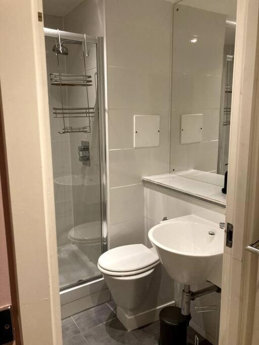 Stylish 2 Bed Accessible Flat Perfect Location Leilighet Glasgow Eksteriør bilde
